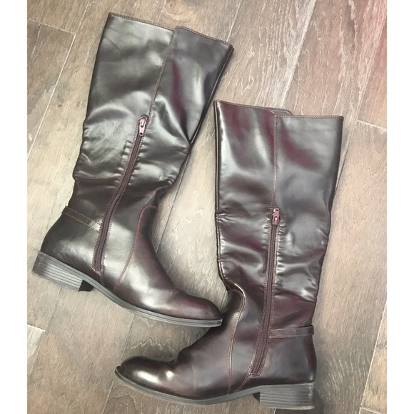 Women’s Boots - Picture 3 of 7